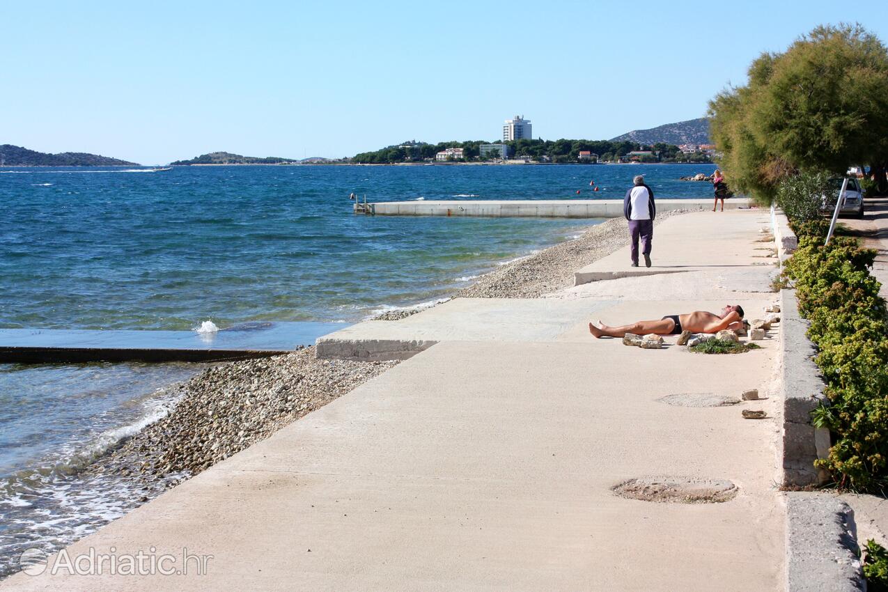 Nearby beaches - Apartments and rooms with parking space Vodice