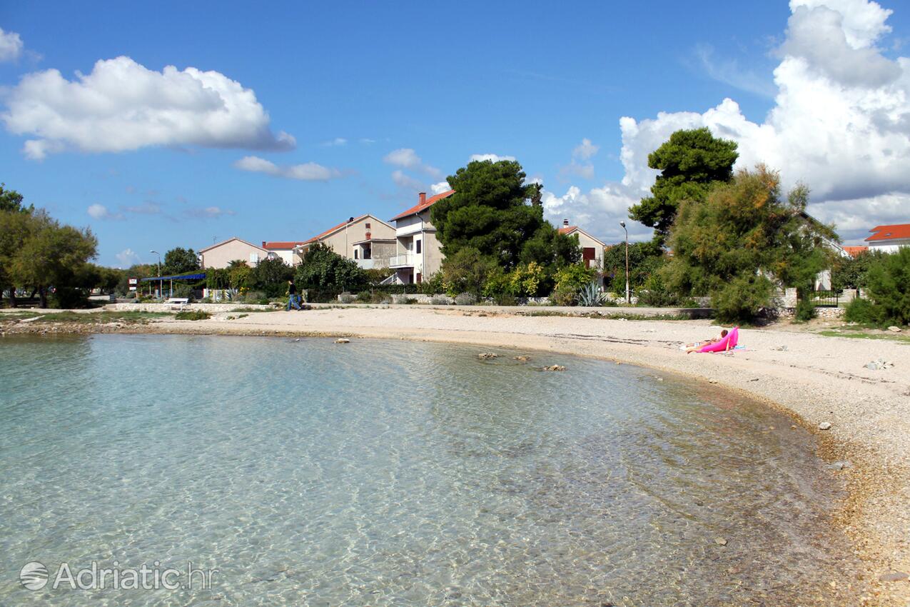 Nearby beaches - Apartments and rooms with parking space Vodice