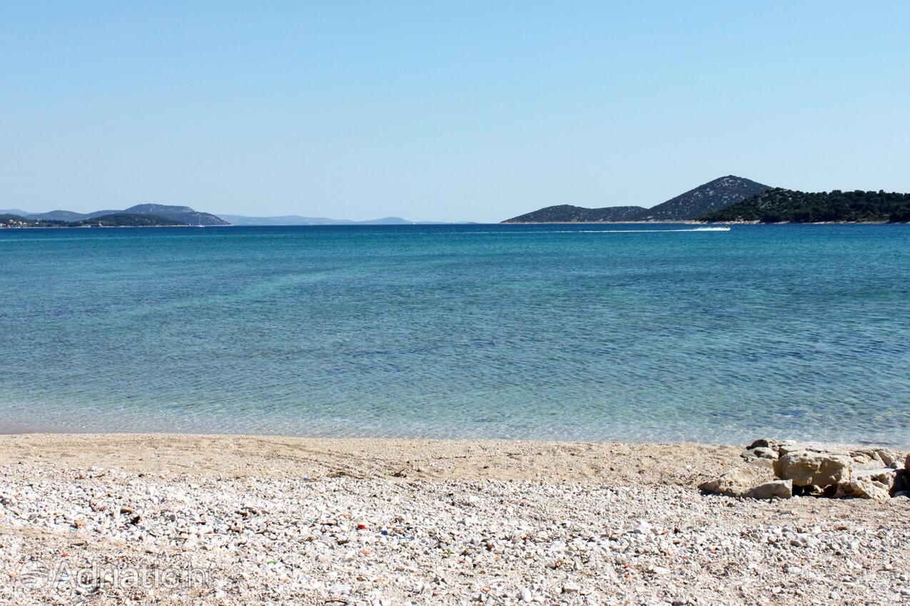 Nearby beaches - Apartments and rooms with parking space Vodice