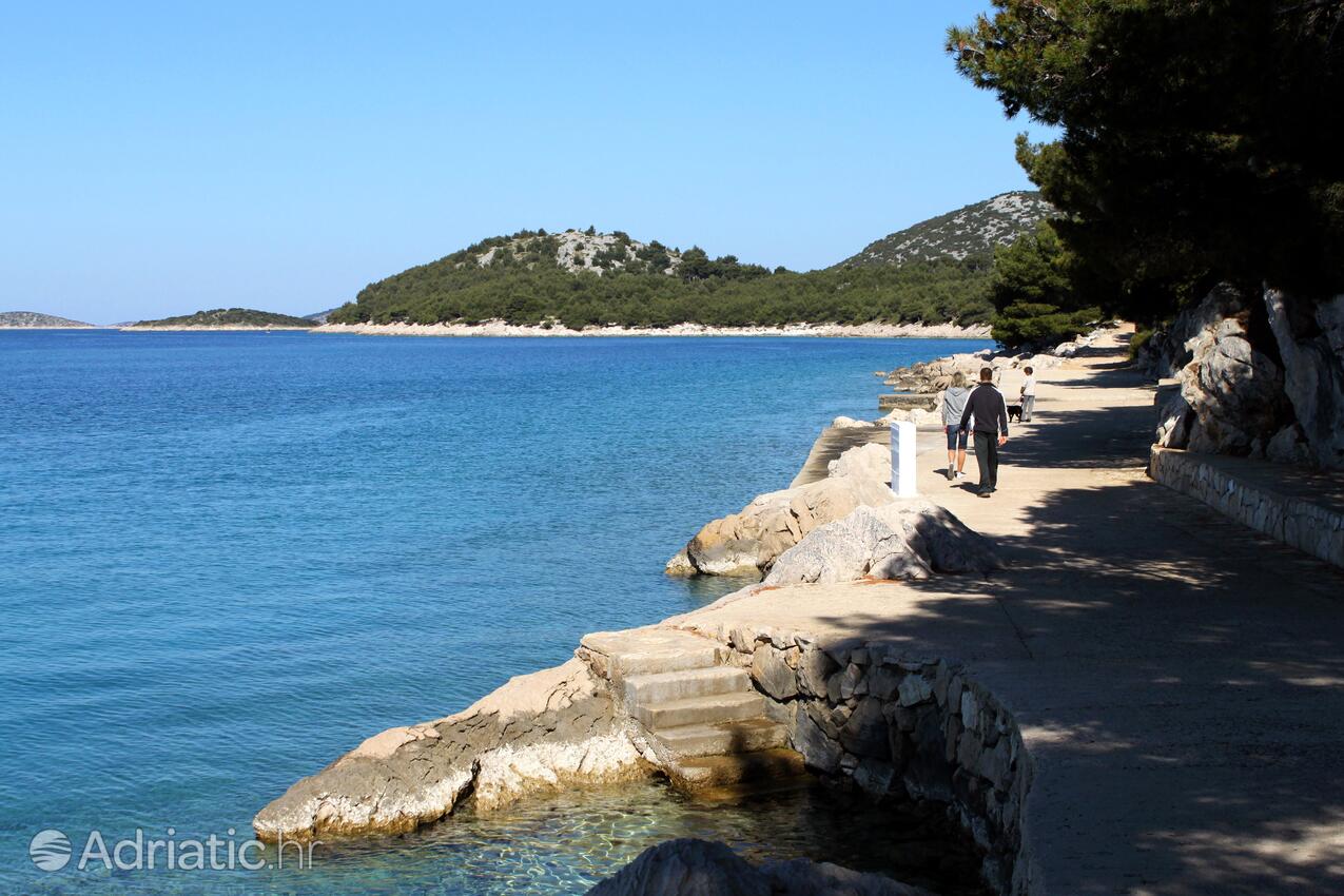 Nearby beaches - Apartments and rooms with parking space Vodice