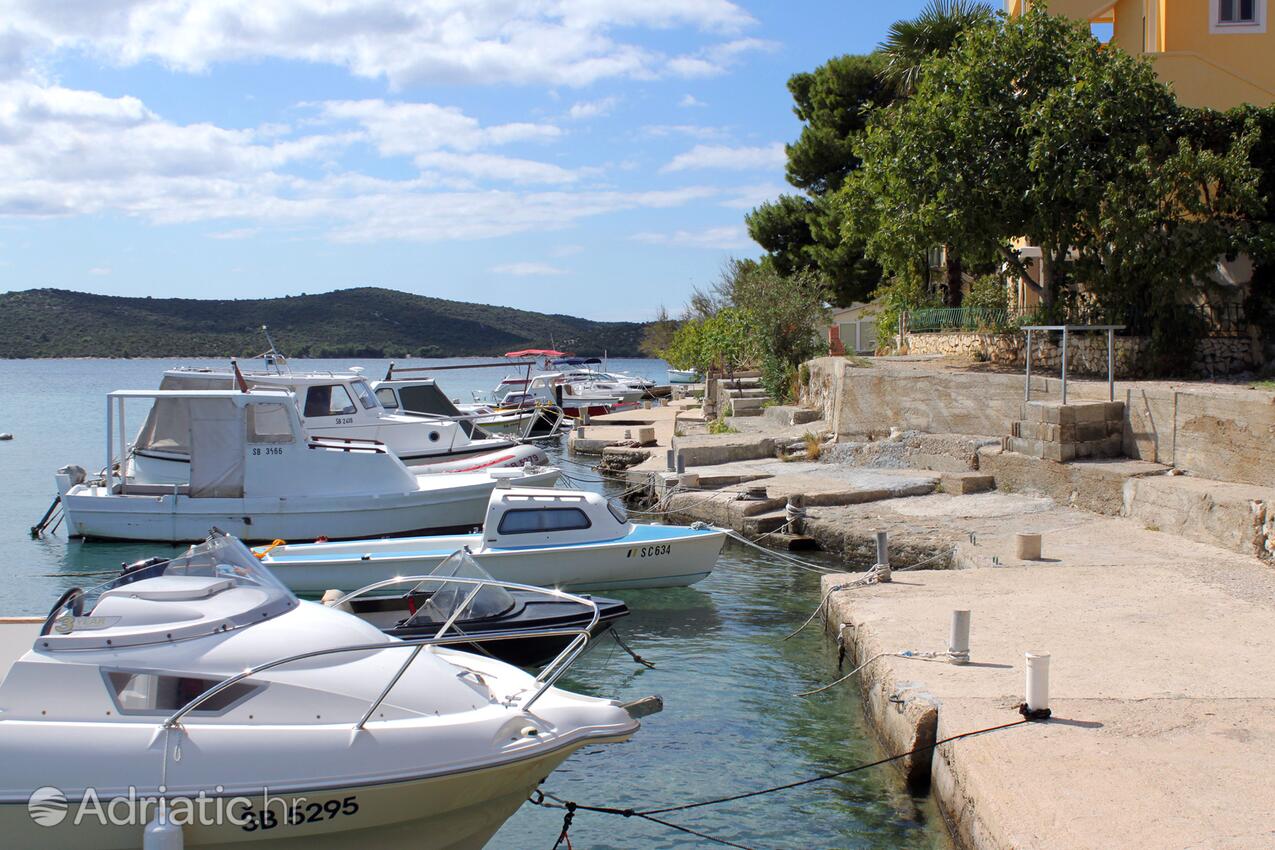 Žaborić an der Riviera Šibenik (Sjeverna Dalmacija)