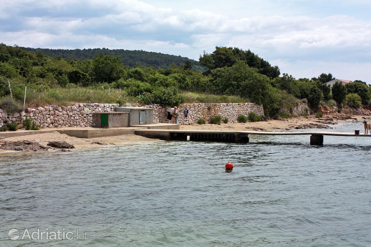 Nearby beaches - Apartments with a parking space Barbat, Rab