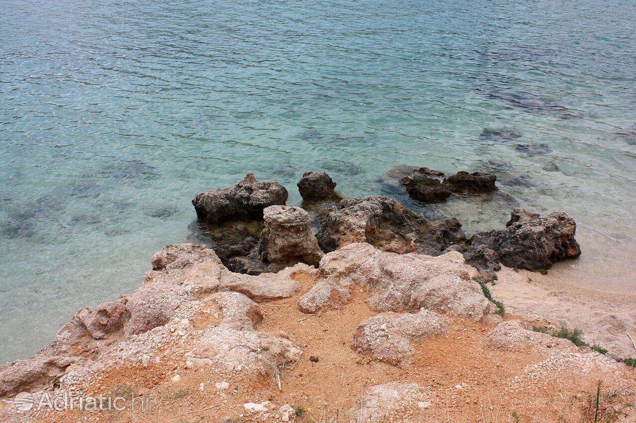 Nearby beaches - Apartments with a parking space Barbat, Rab