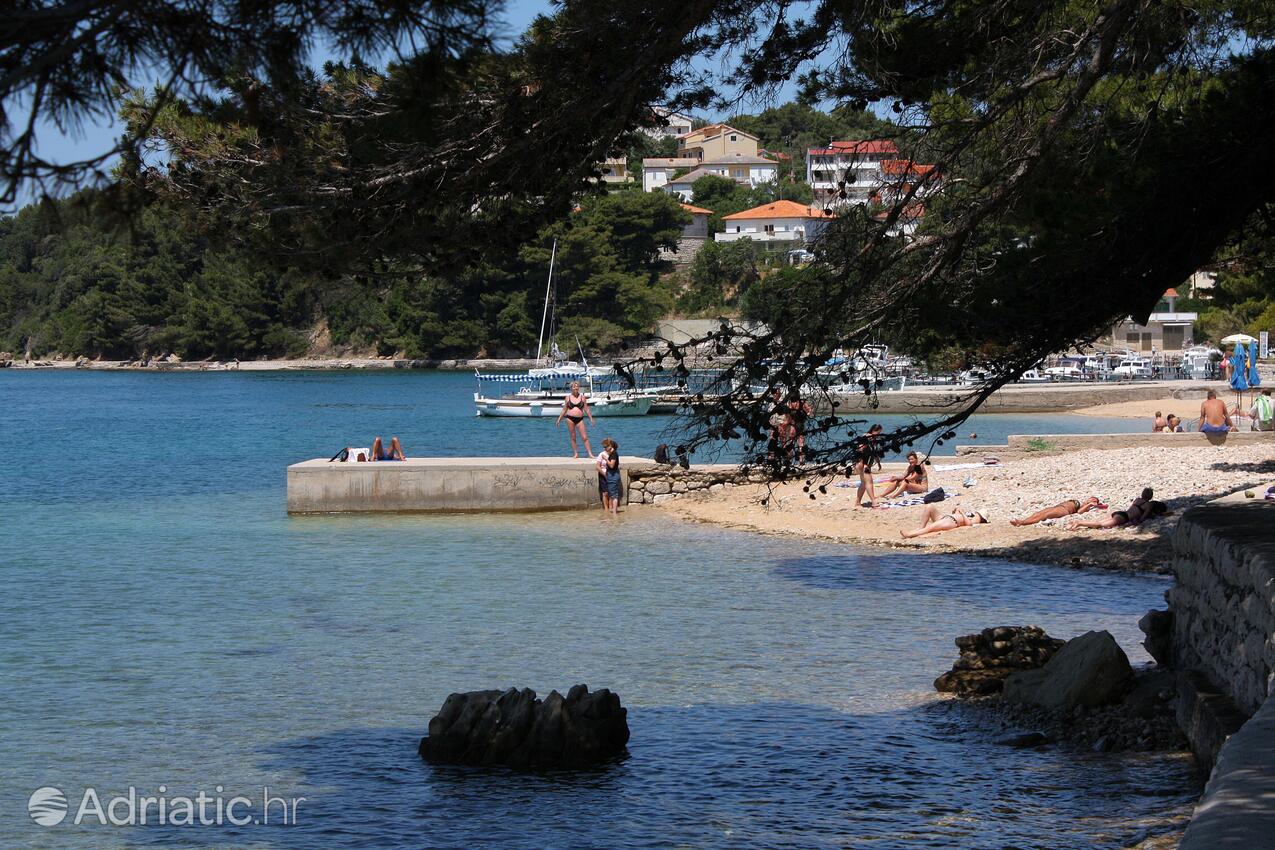 Nearby beaches - Apartments with a parking space Palit, Rab