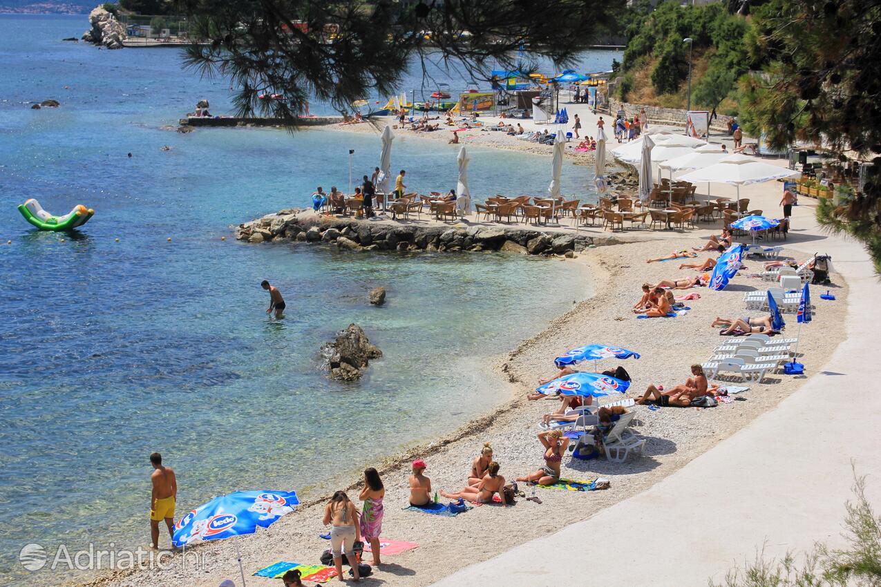 Nearby beaches - Apartments with a parking space Split