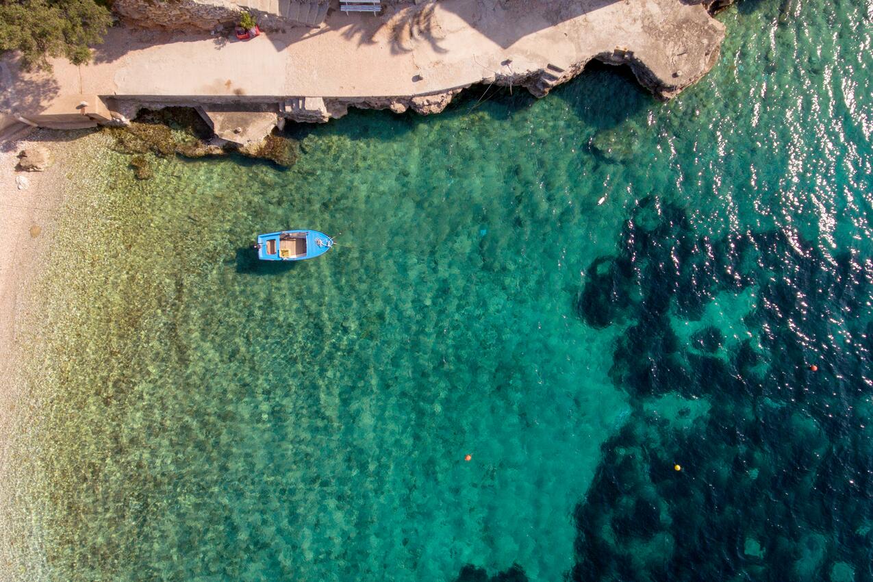 Tvrdni Dolac na ostrove Hvar (Srednja Dalmacija)