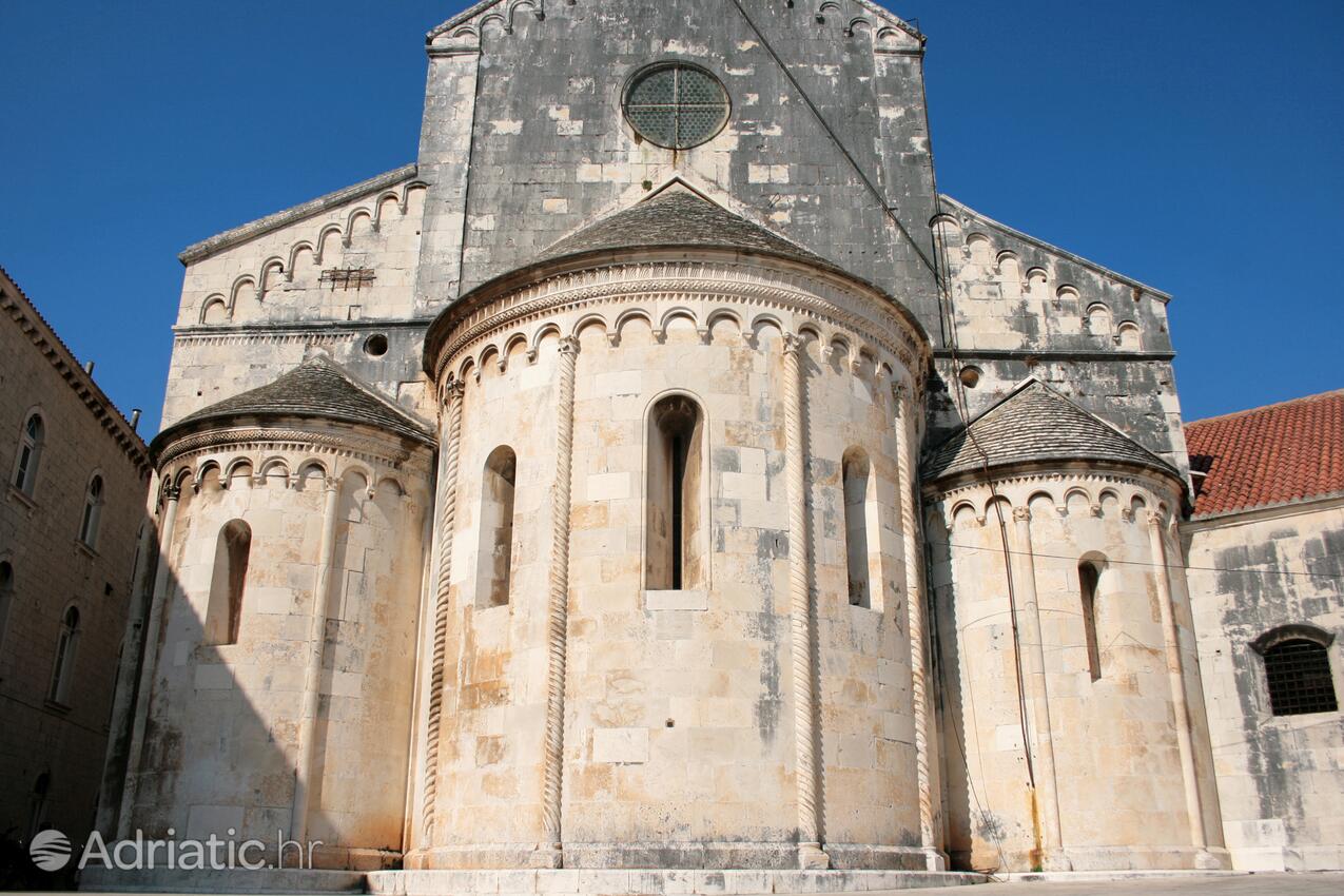 Trogir na riviére Trogir (Srednja Dalmacija)