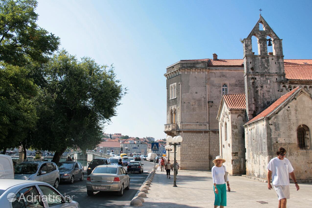 Trogir na riviére Trogir (Srednja Dalmacija)