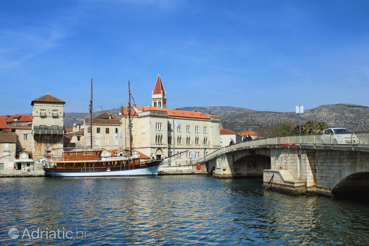 Trogir na riviére Trogir (Srednja Dalmacija)