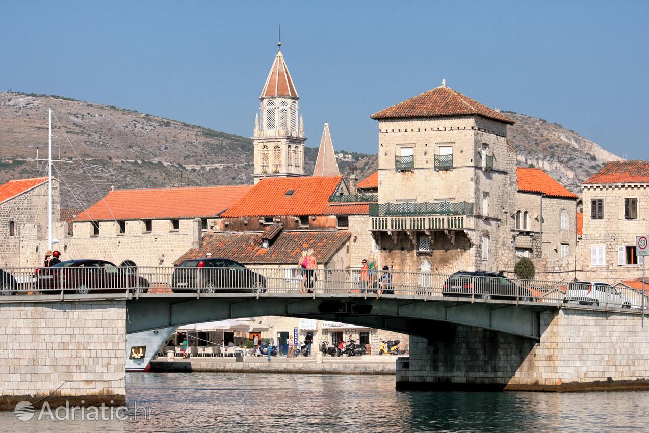 Trogir na riviére Trogir (Srednja Dalmacija)