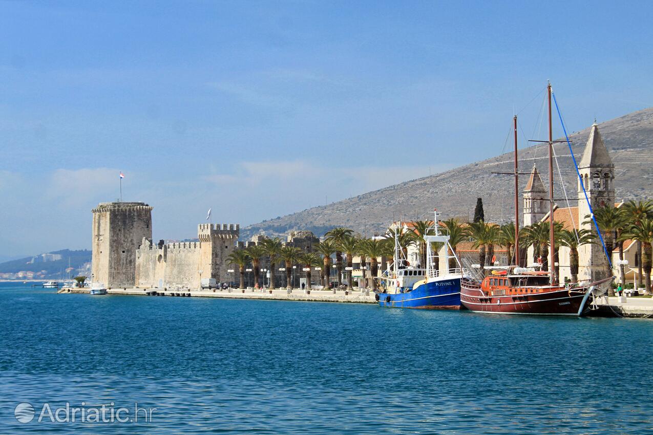 Trogir na riviére Trogir (Srednja Dalmacija)