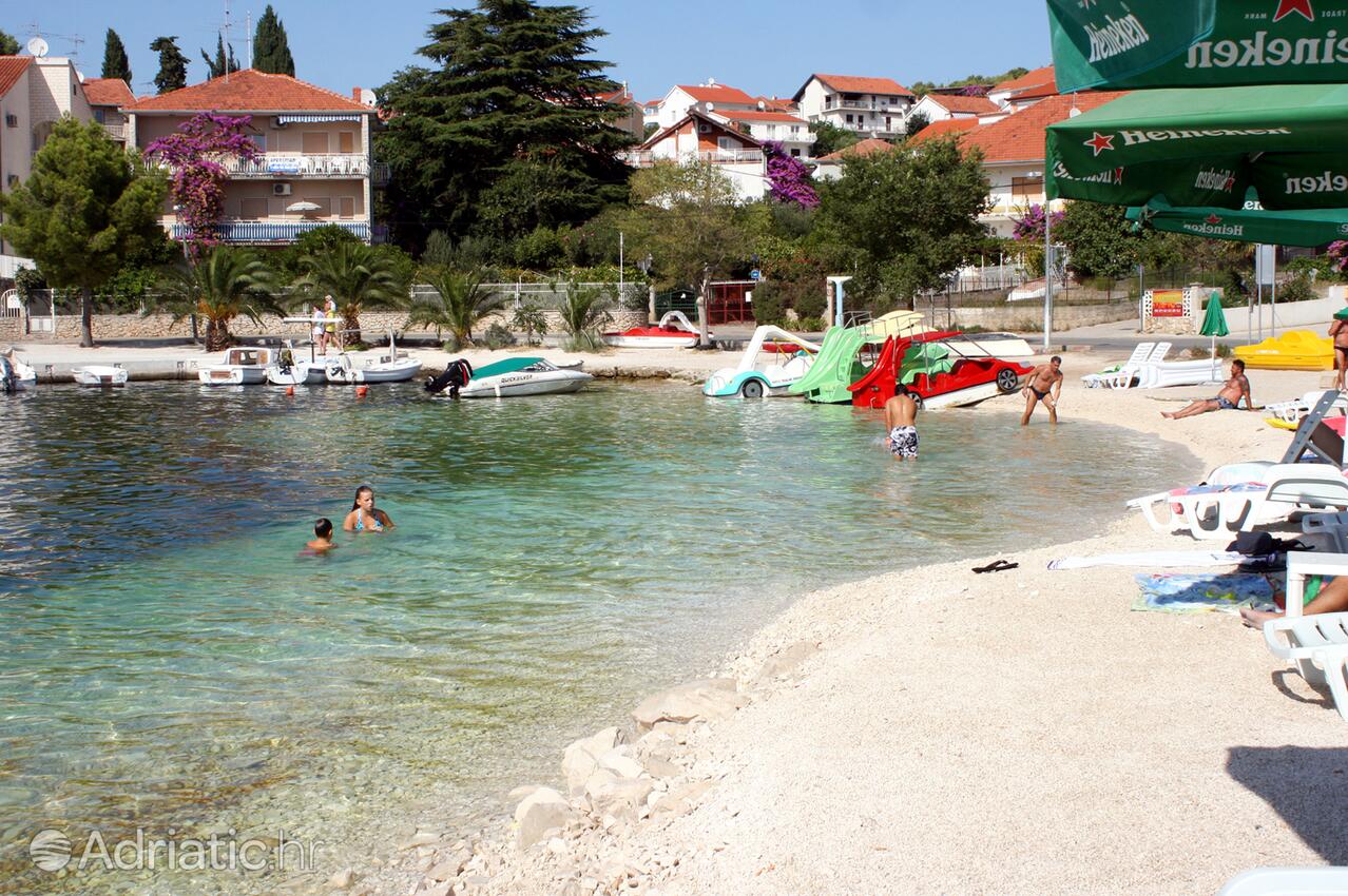 Nearby beaches - Family friendly apartments with a swimming pool Trogir