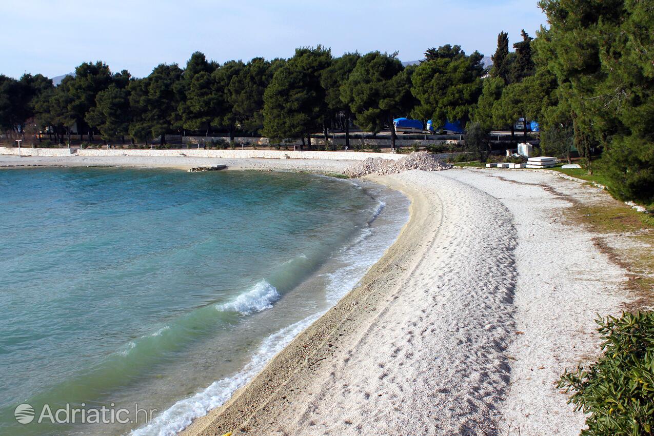 Nearby beaches - Family friendly apartments with a swimming pool Trogir
