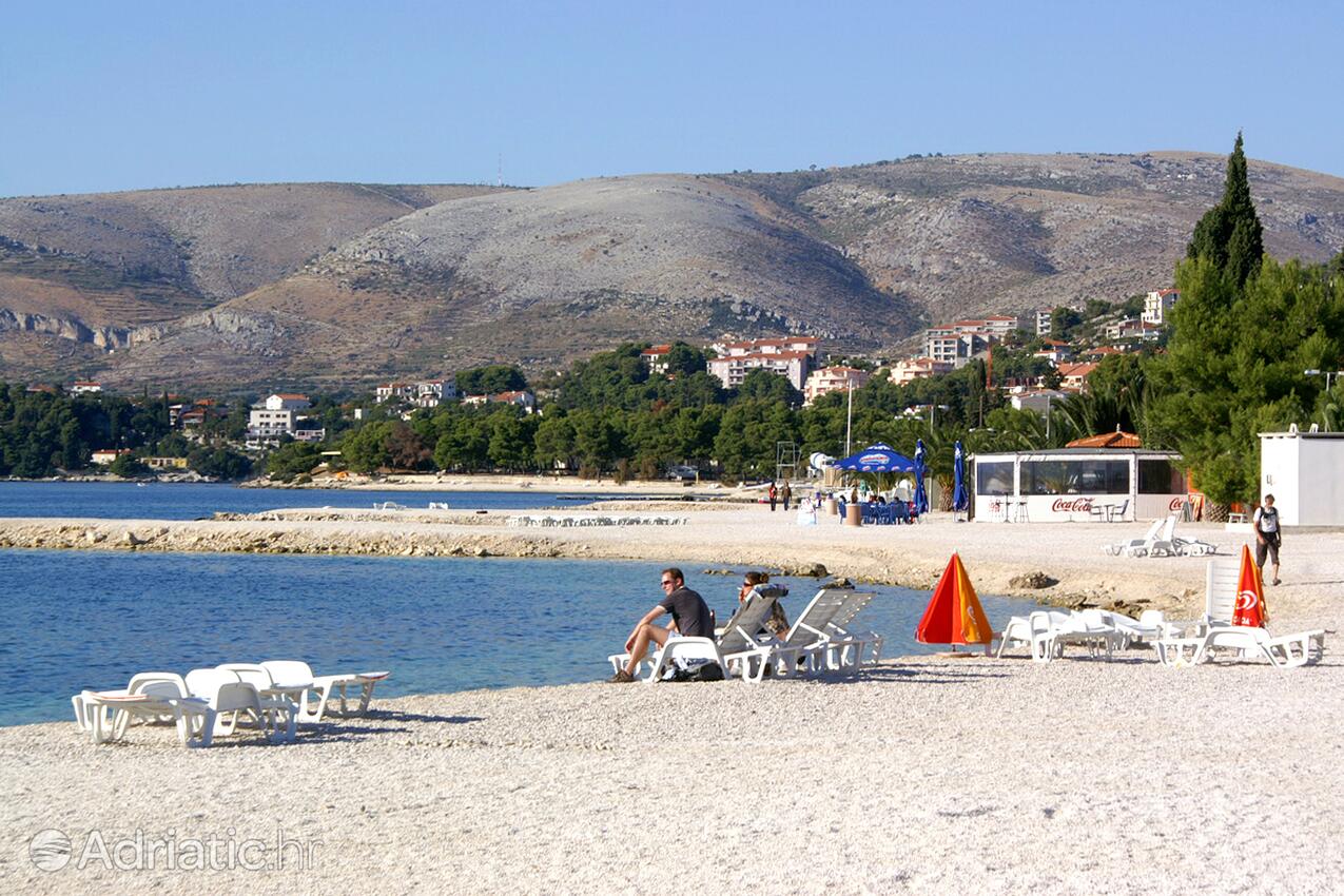 Nearby beaches - Family friendly apartments with a swimming pool Trogir