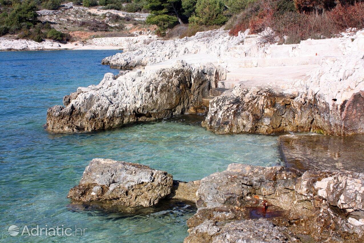 Nearby beaches - Family friendly apartments with a swimming pool Trogir