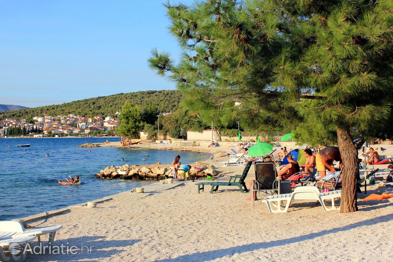 Nearby beaches - Family friendly apartments with a swimming pool Trogir