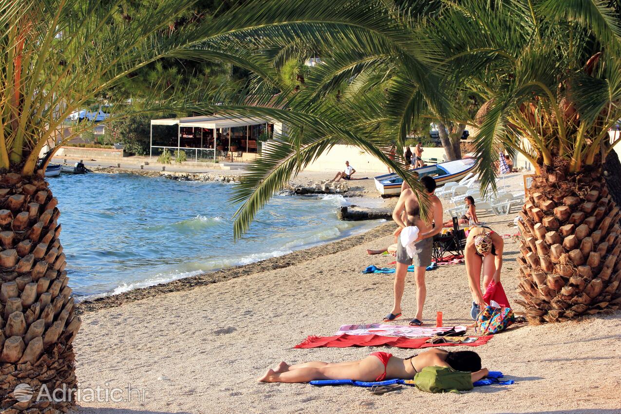 Nearby beaches - Family friendly apartments with a swimming pool Trogir
