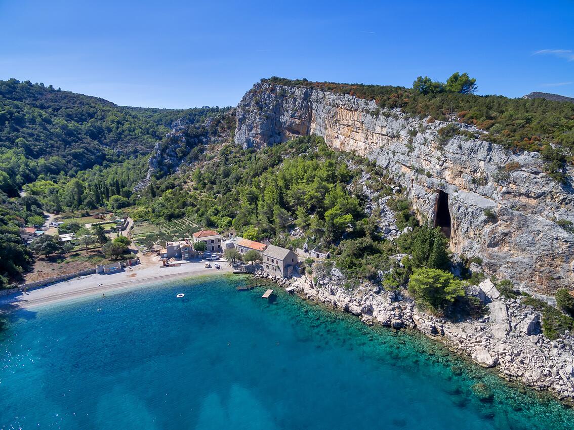 Pokrivenik sur l’île Hvar (Srednja Dalmacija)