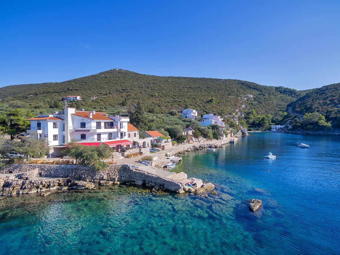 Pokrivenik sur l’île Hvar (Srednja Dalmacija)