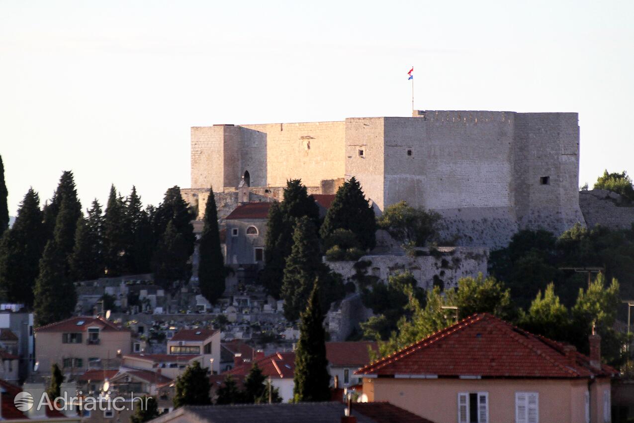 Šibenik na riviére Šibenik (Sjeverna Dalmacija)