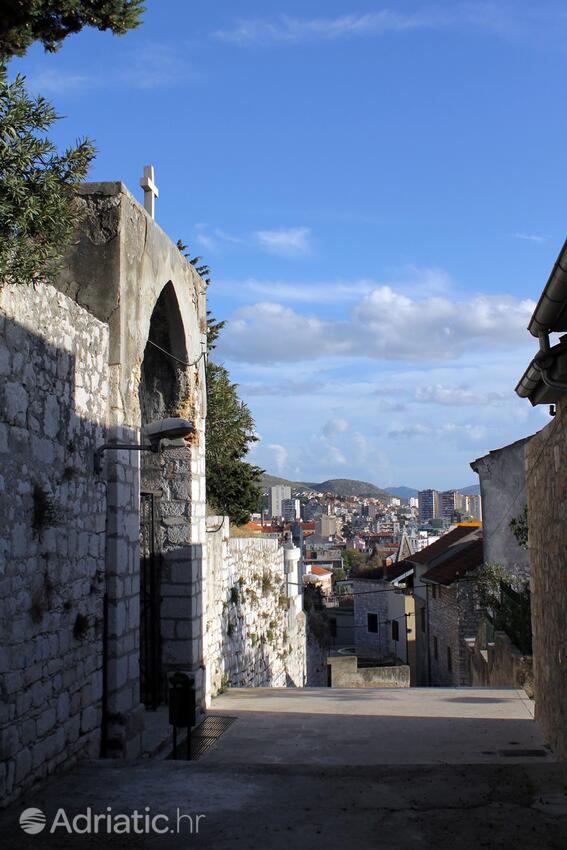 Šibenik na riviére Šibenik (Sjeverna Dalmacija)