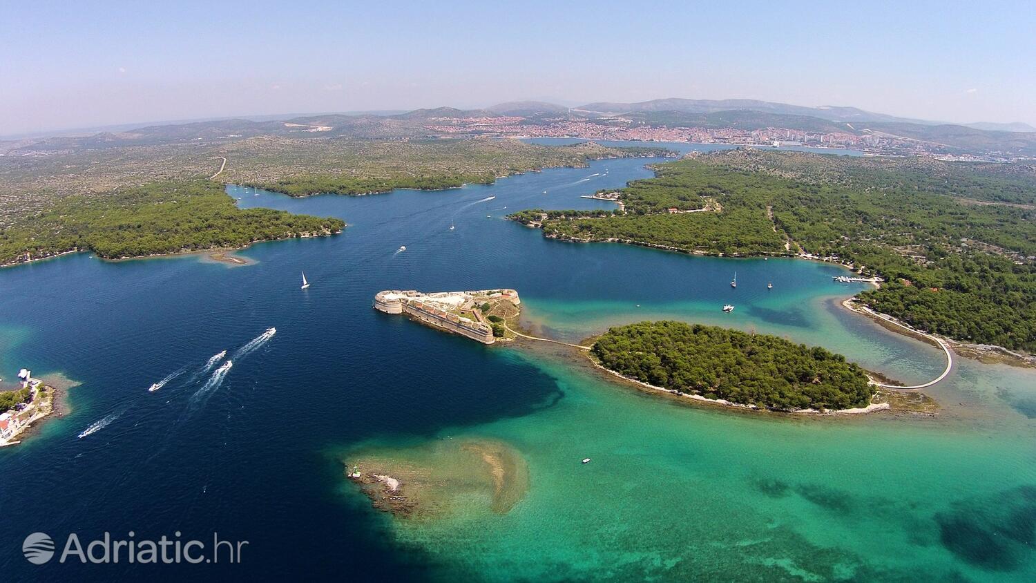 Šibenik na riviére Šibenik (Sjeverna Dalmacija)