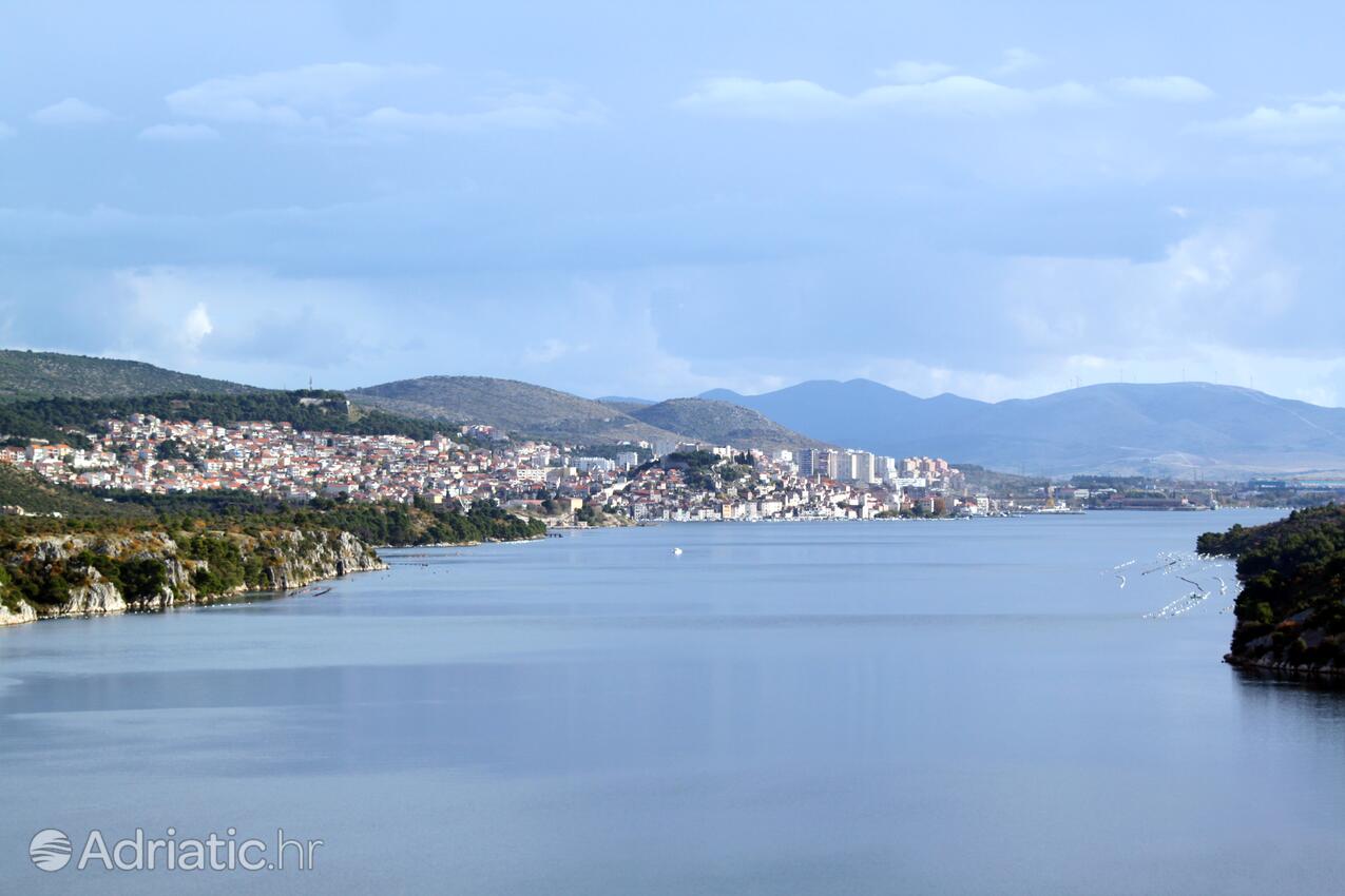 Šibenik na riviére Šibenik (Sjeverna Dalmacija)