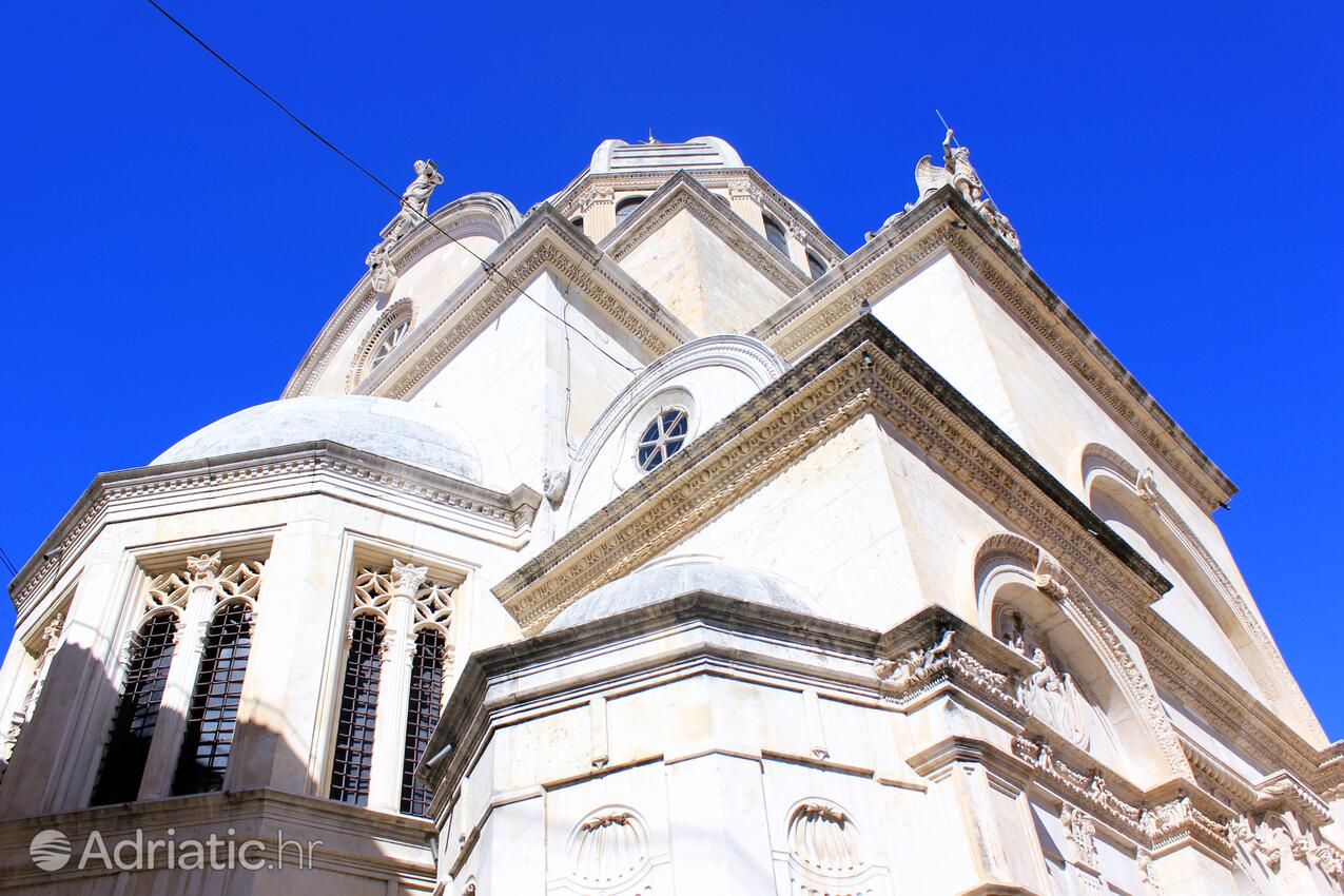 Šibenik na riviére Šibenik (Sjeverna Dalmacija)