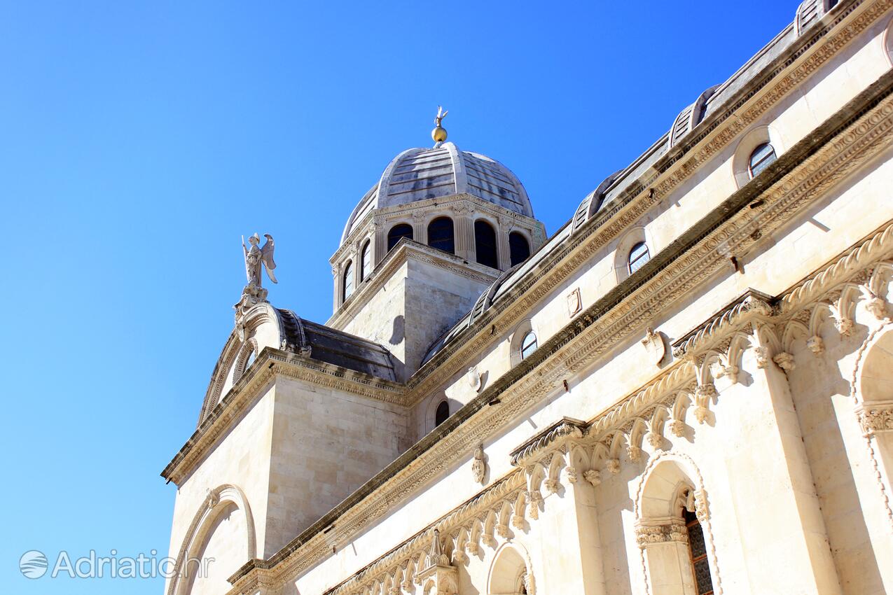 Šibenik na riviére Šibenik (Sjeverna Dalmacija)