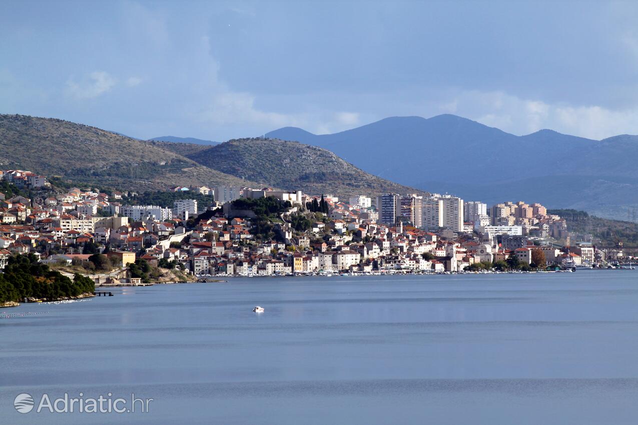 Šibenik na riviére Šibenik (Sjeverna Dalmacija)