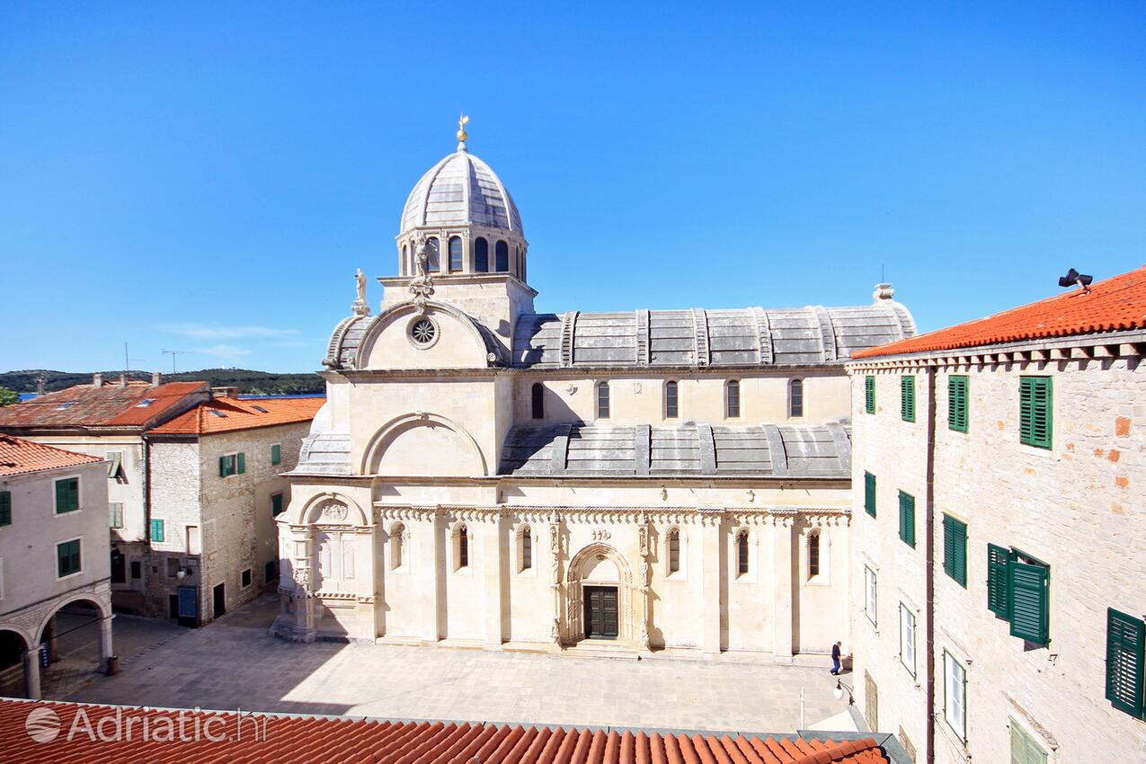 Šibenik na riviére Šibenik (Sjeverna Dalmacija)