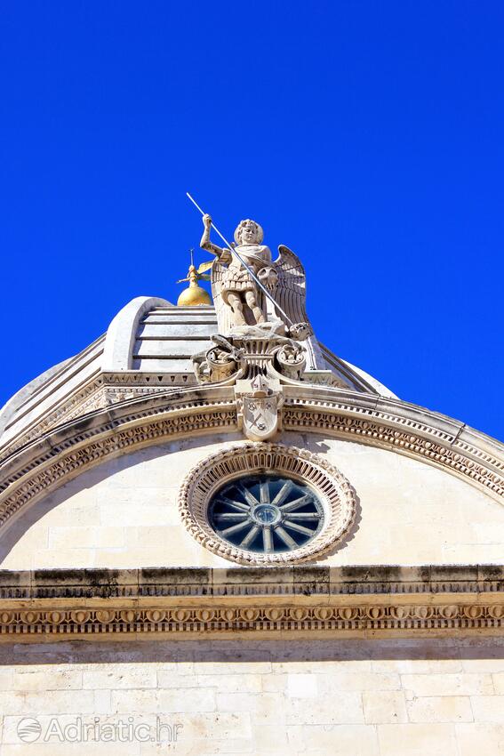Šibenik na riviére Šibenik (Sjeverna Dalmacija)