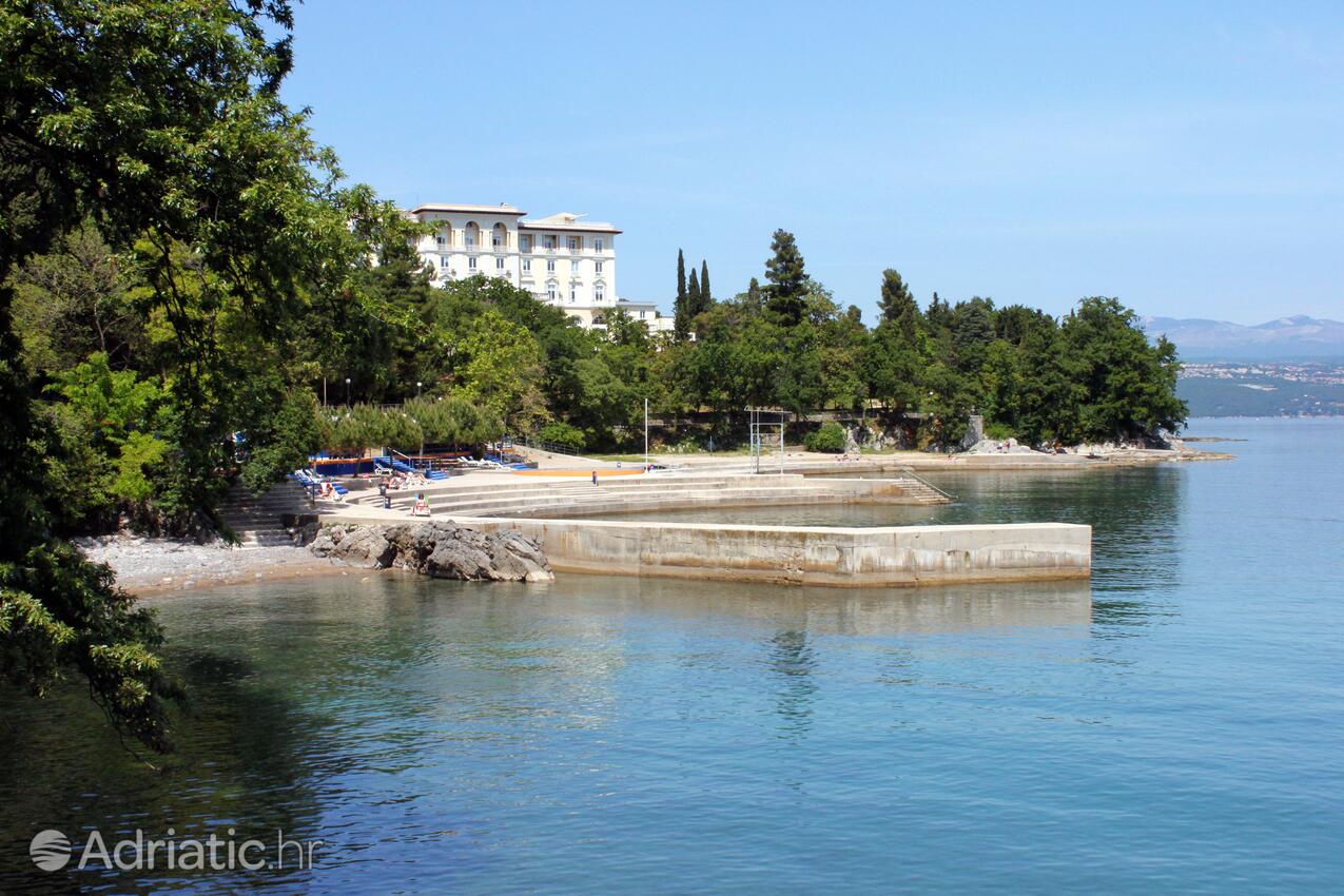 Lovran - Apartments with a parking space Lovran, Opatija