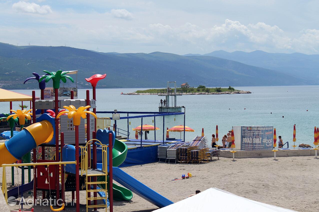 Nearby beaches - Apartments with a parking space Novi Vinodolski