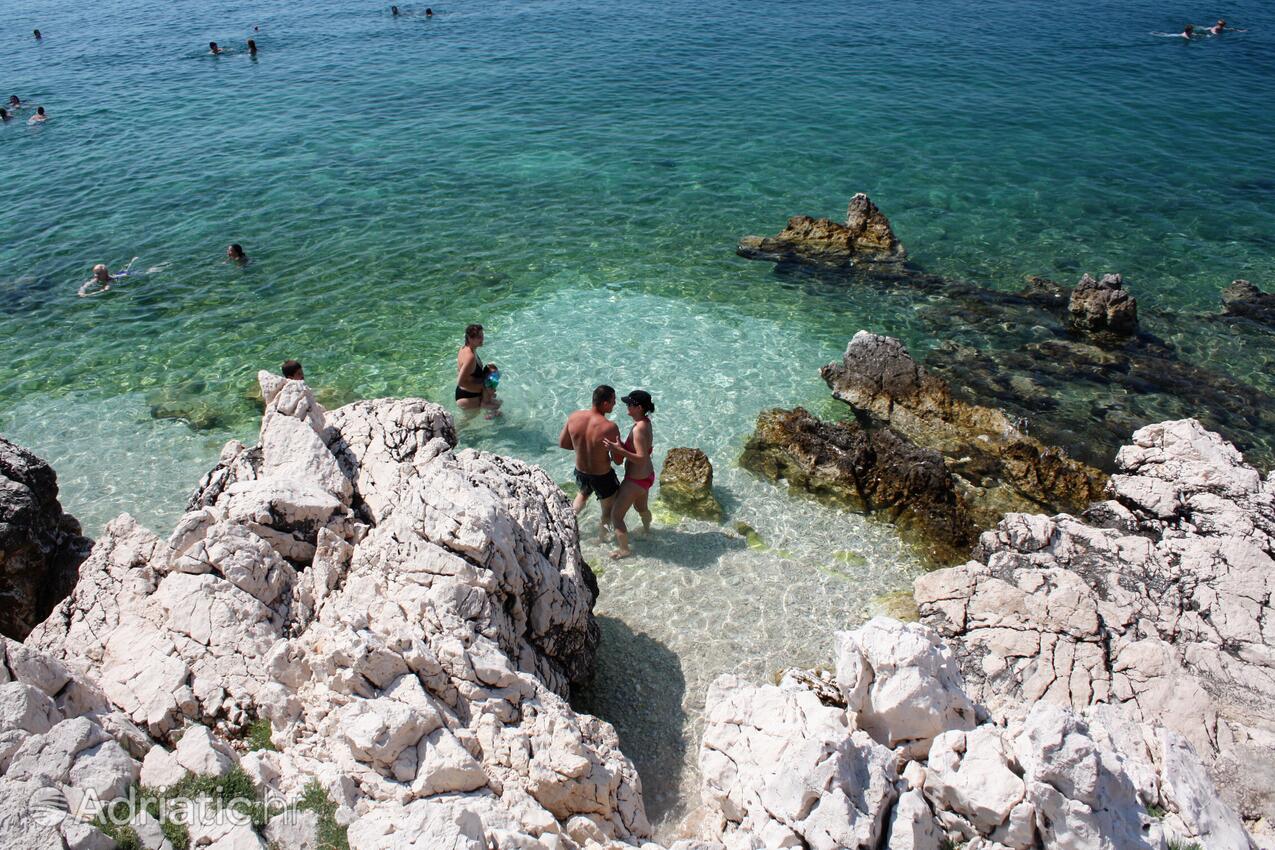 Nearby beaches - Apartments with a parking space Novi Vinodolski