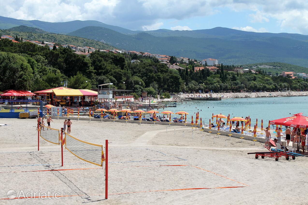 Nearby beaches - Apartments with a parking space Novi Vinodolski