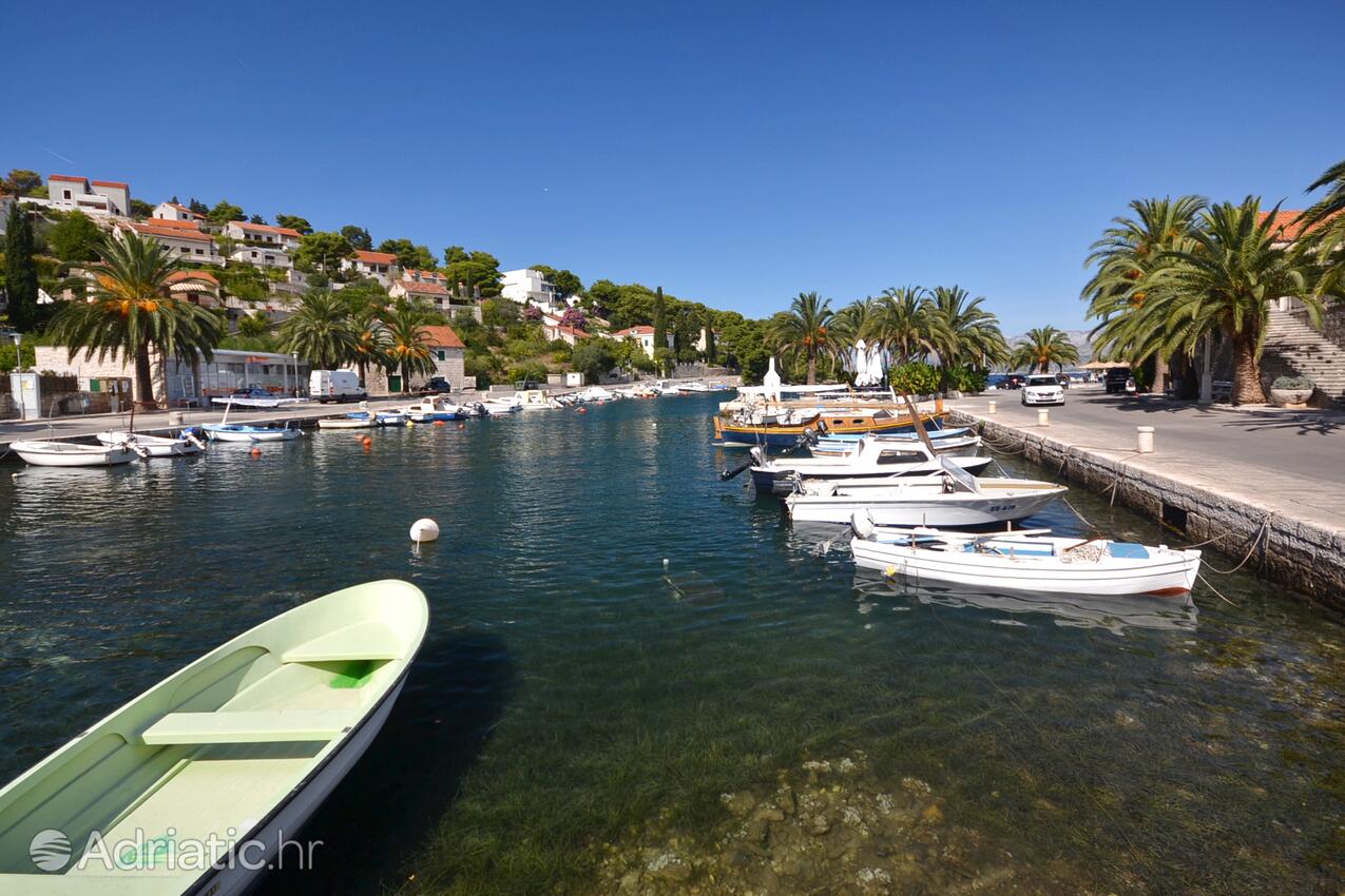 Splitska на острове Brač (Srednja Dalmacija)