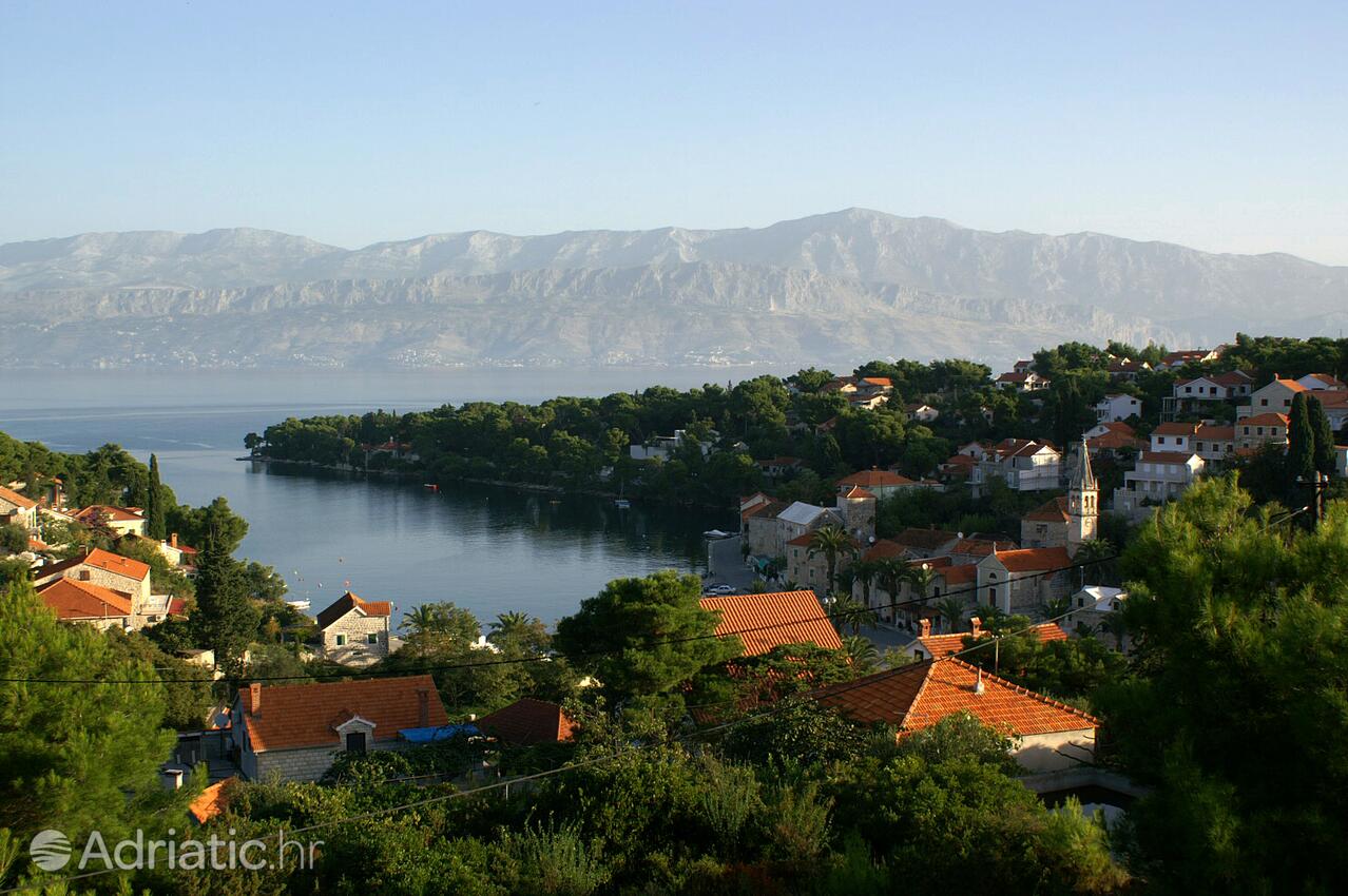 Splitska на острове Brač (Srednja Dalmacija)