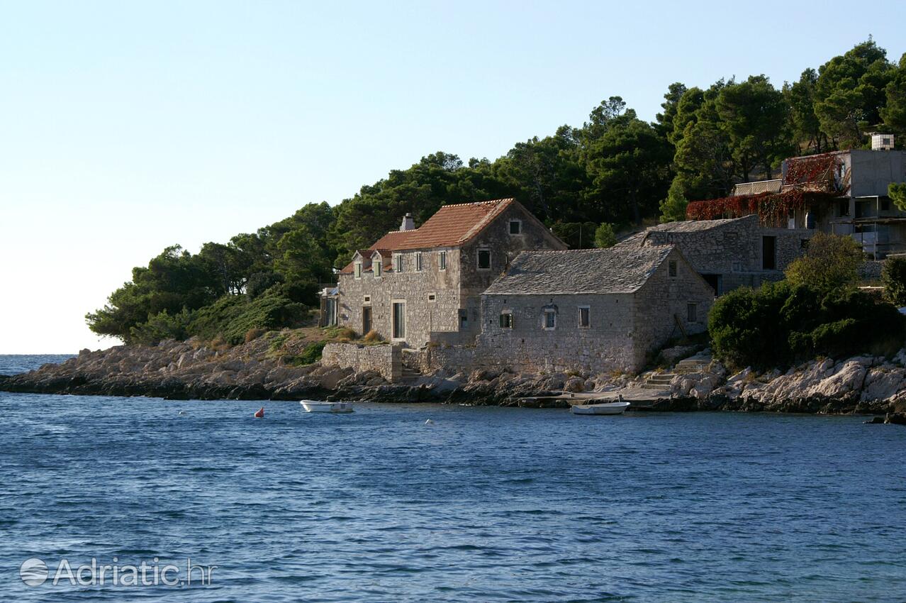 Vela Farska en la isla Brač (Srednja Dalmacija)