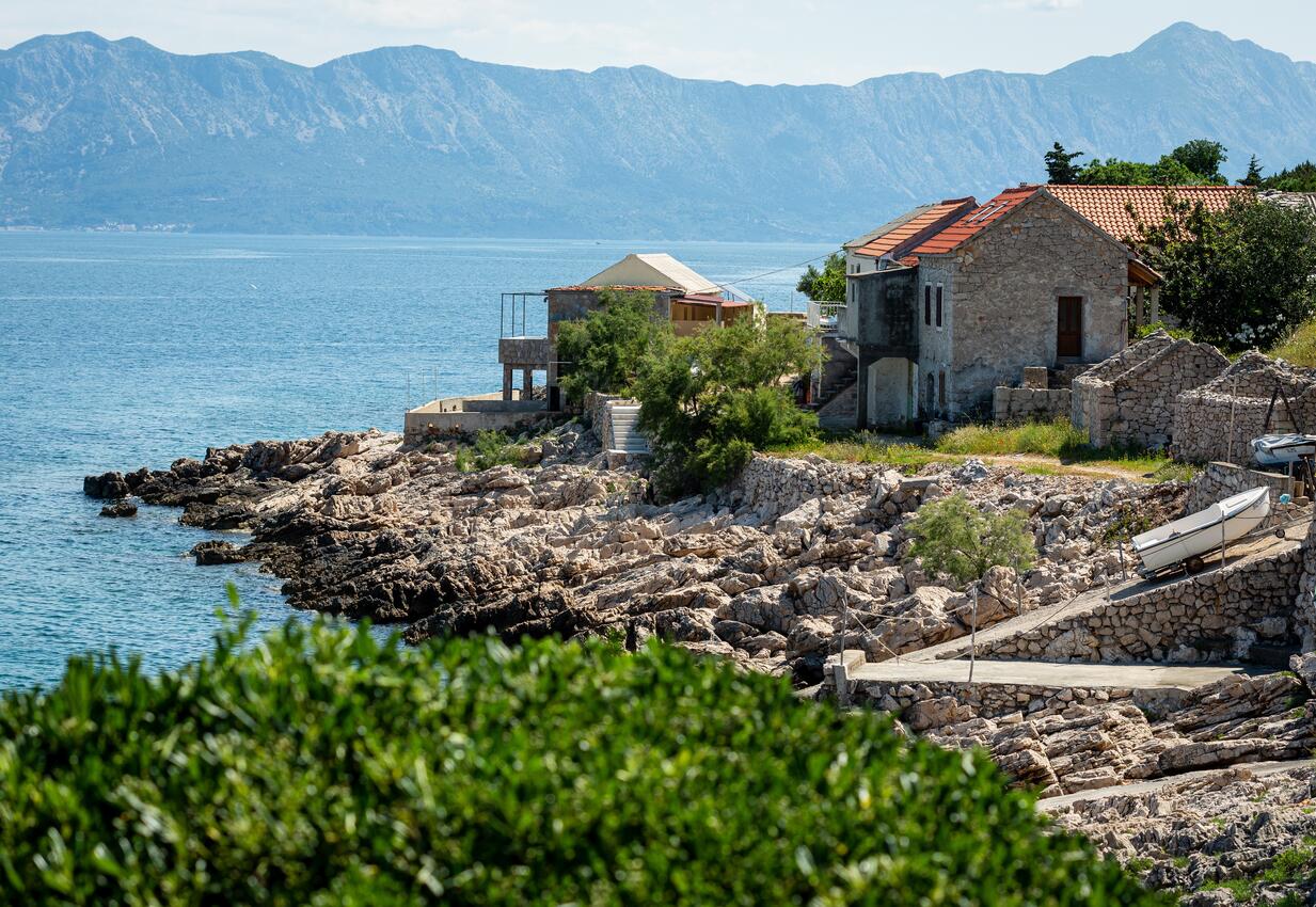 Virak na otoku Hvar (Srednja Dalmacija)