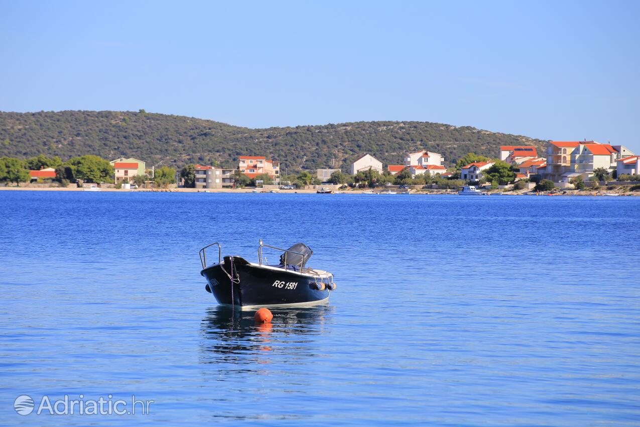 Oštrička luka an der Riviera Rogoznica (Sjeverna Dalmacija)