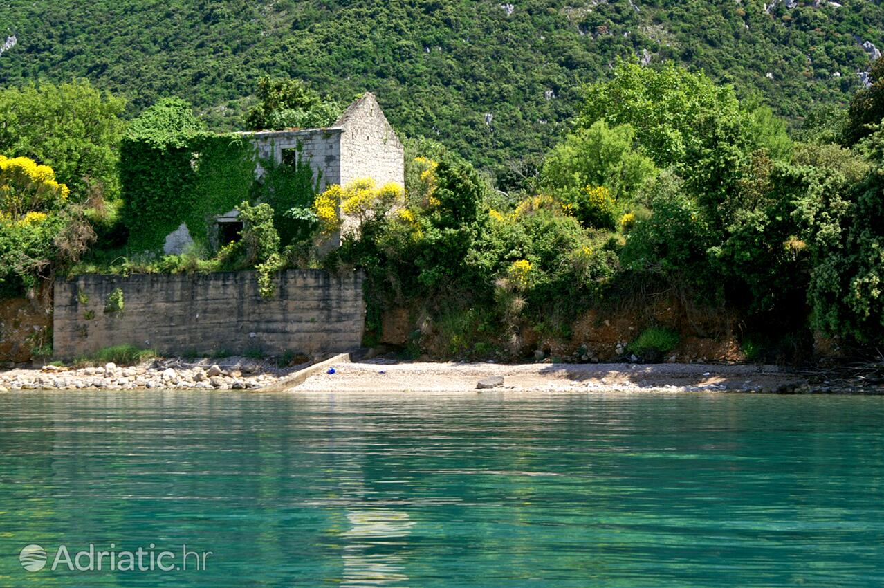 Duba Pelješka pe riviera Pelješac (Južna Dalmacija)