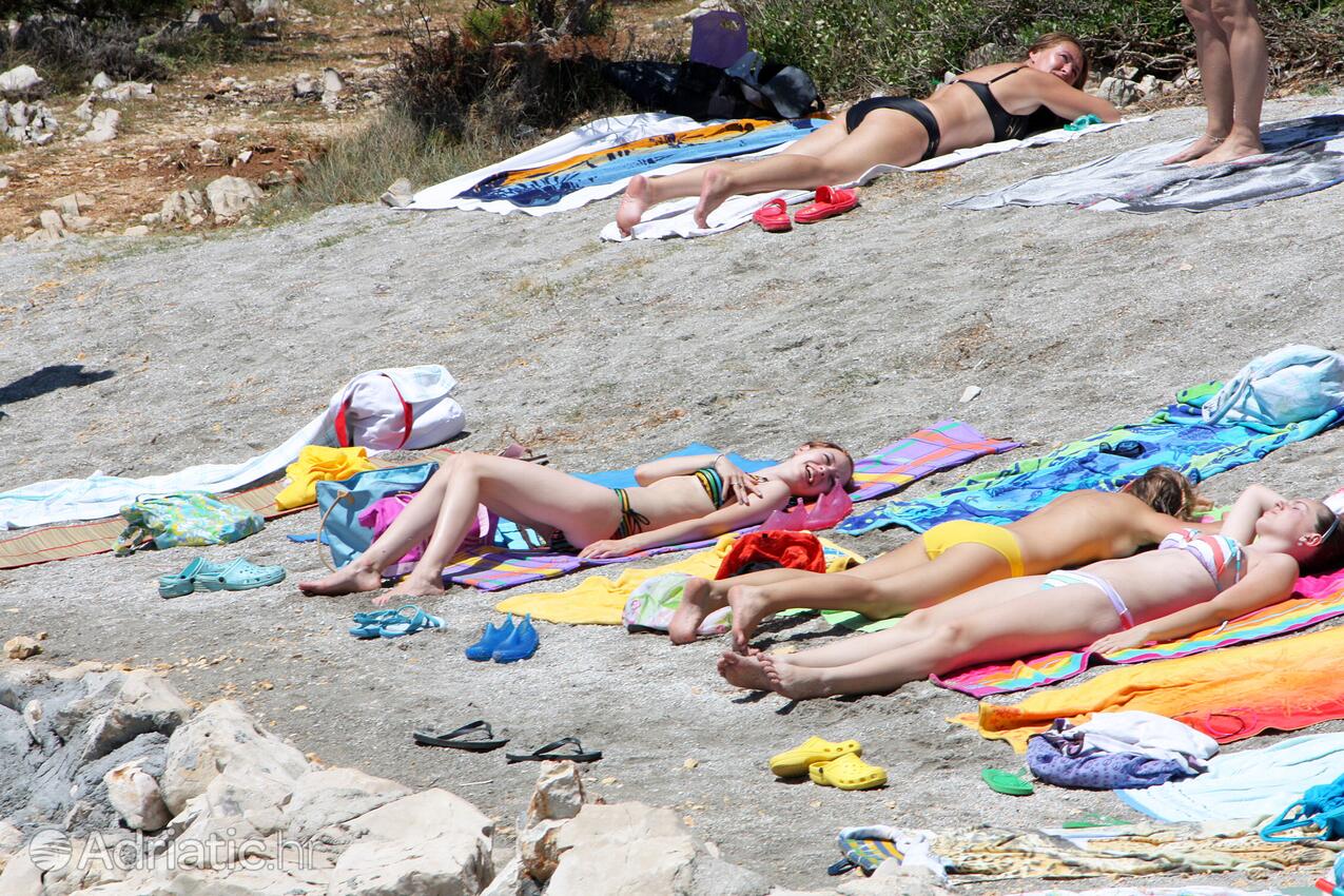 Nearby beaches - Apartments with a parking space Suha Punta, Rab