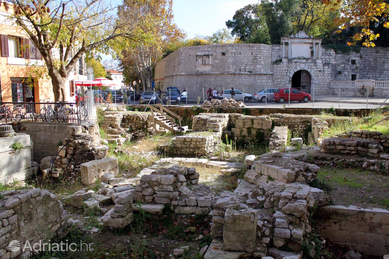 Zadar na riviére Zadar (Sjeverna Dalmacija)