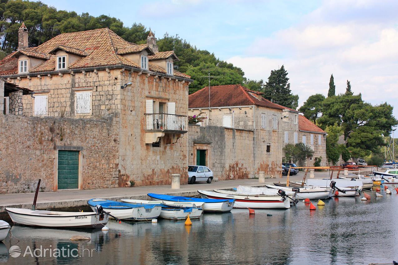 Bobovišća na Moru på otoku Brač (Srednja Dalmacija)