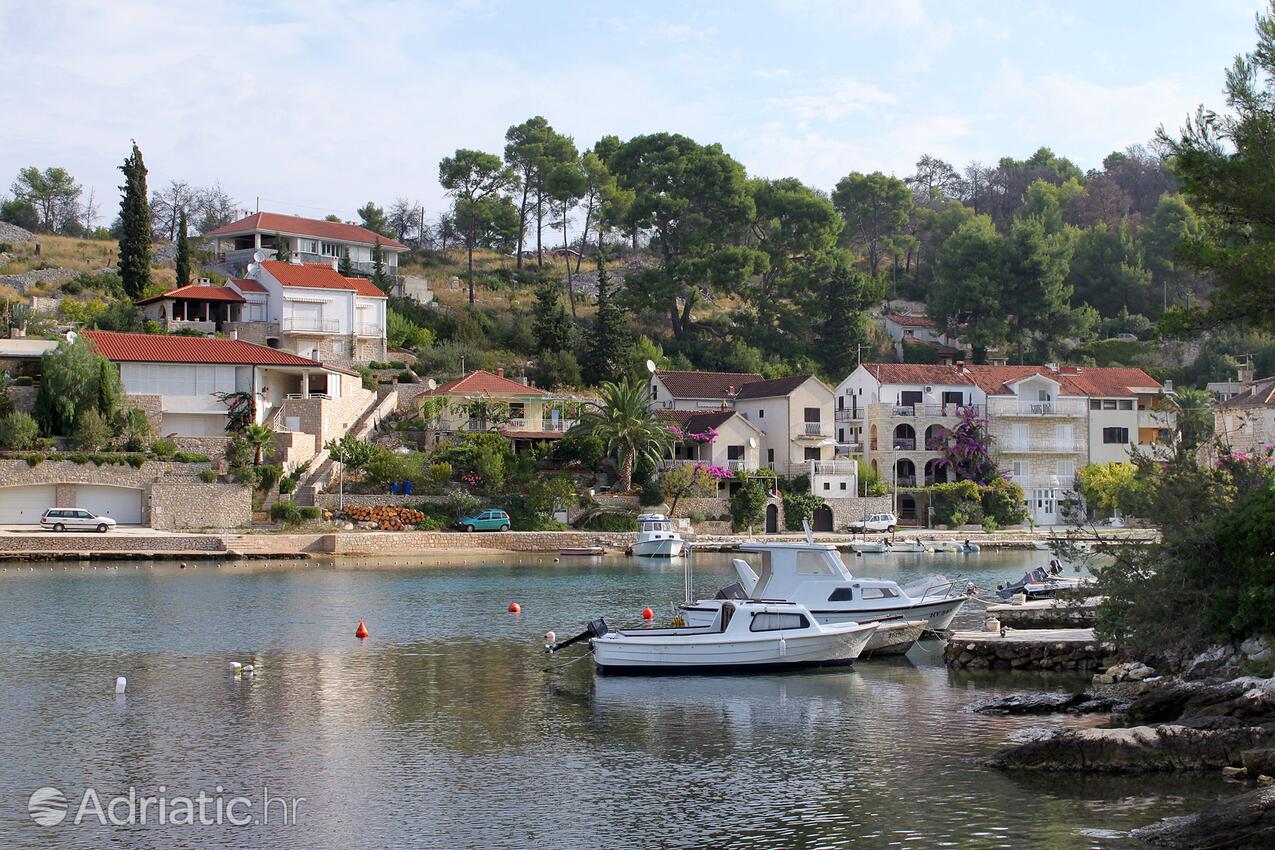 Bobovišća na Moru på otoku Brač (Srednja Dalmacija)