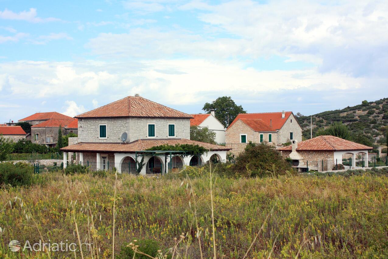 Zastražišće sur l’île Hvar (Srednja Dalmacija)