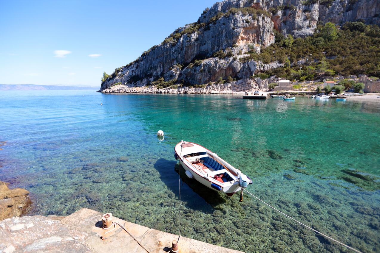 Vela Stiniva en la isla Hvar (Srednja Dalmacija)