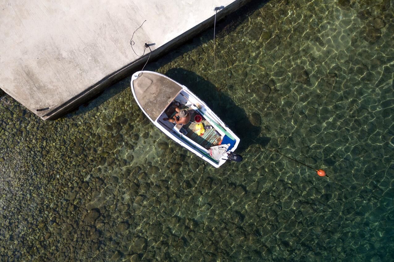 Vela Stiniva en la isla Hvar (Srednja Dalmacija)