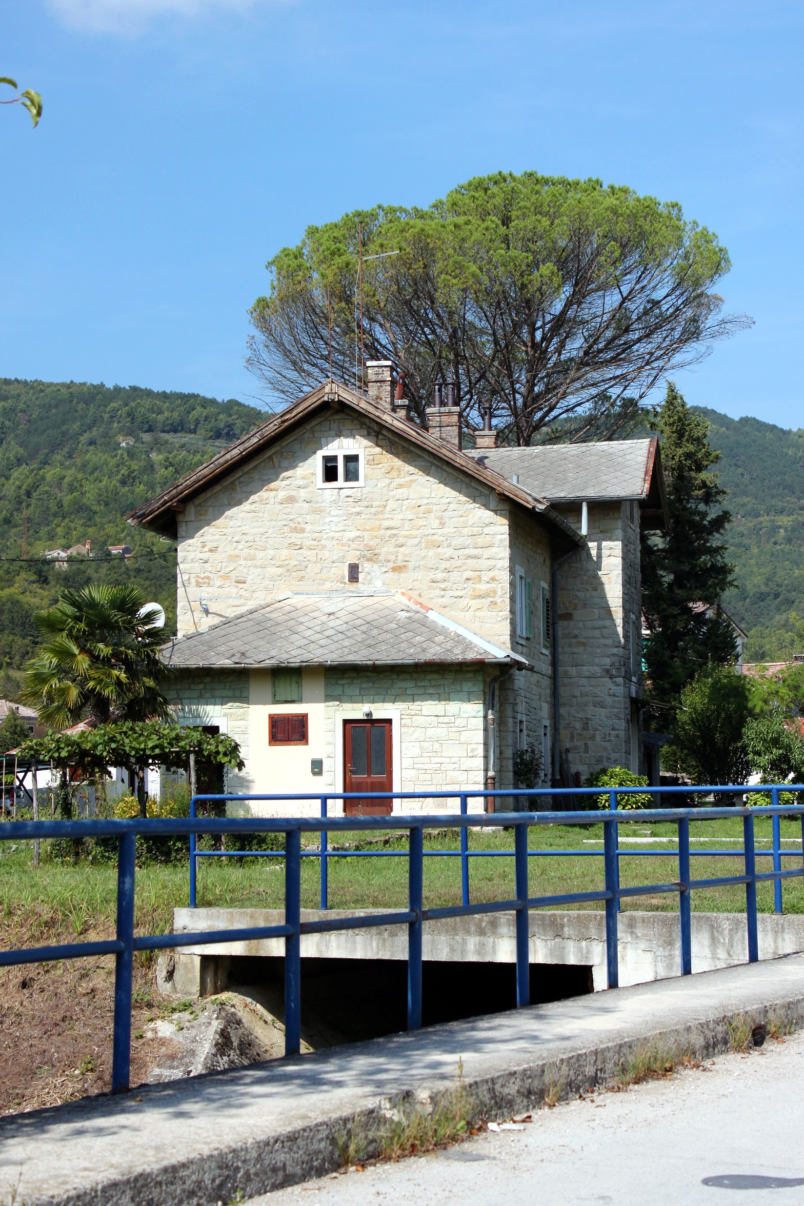 Where to stay in Livade